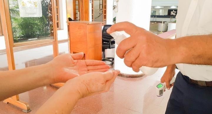 Hotel Cristina Suites Puerto La Cruz 외부 사진
