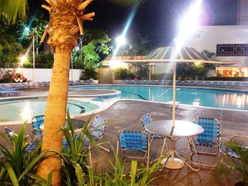 Hotel Cristina Suites Puerto La Cruz 외부 사진