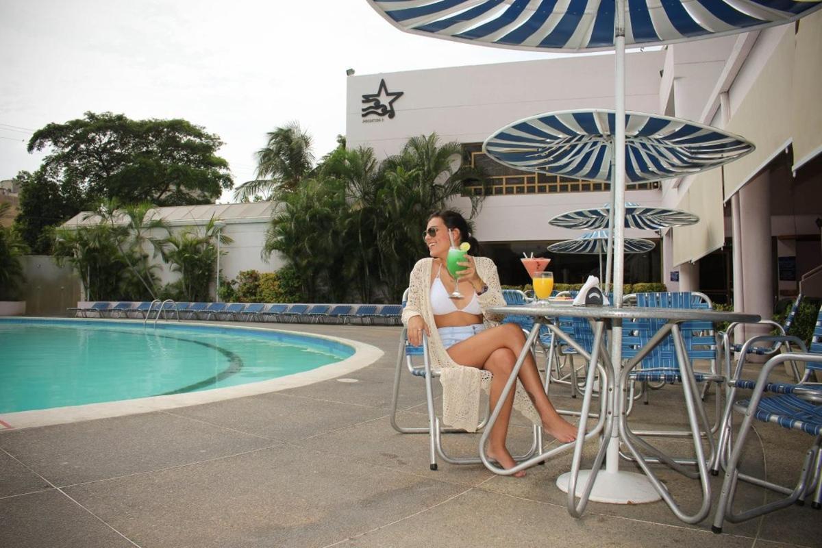 Hotel Cristina Suites Puerto La Cruz 외부 사진